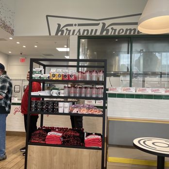 Krispy Kreme Doughnuts - Super clean! - Donuts Near Me - Staten Island, New York