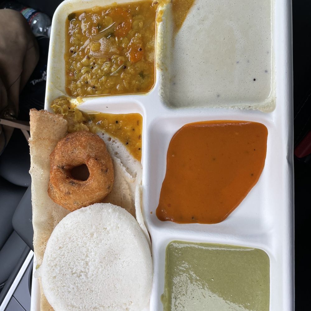 Dosa Express - Perfect platter. Thatte idly, vada, dosa, 3 variety of chutneys and sambar. - Indian Near Me - FREMONT, California Dosa Express - Perfect platter. Thatte idly, vada, dosa, 3 variety of chutneys and sambar. - Indian Near Me - FREMONT, California