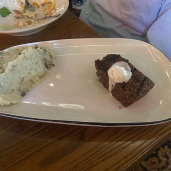 Saltgrass Steak House - Lunch sirloin cooked med rare with mashed potatoes - Steakhouses Near Me - Austin, Texas Saltgrass Steak House - Lunch sirloin cooked med rare with mashed potatoes - Steakhouses Near Me - Austin, Texas