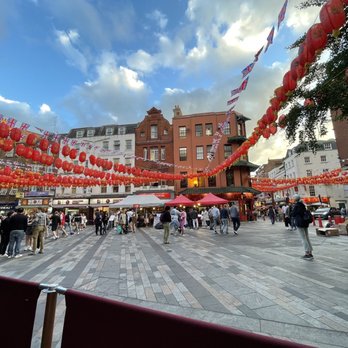 Jinli Chinese Restaurant - outside seating with cool evening london air in the center of chinatown - Szechuan Near Me - London, XGL Jinli Chinese Restaurant - outside seating with cool evening london air in the center of chinatown - Szechuan Near Me - London, XGL