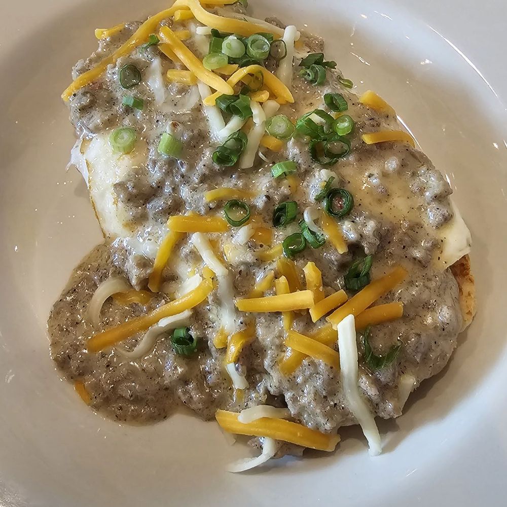 22 Square Restaurant - Cheddar Biscuits & Sausage Gravy - American Near Me - Savannah, Georgia