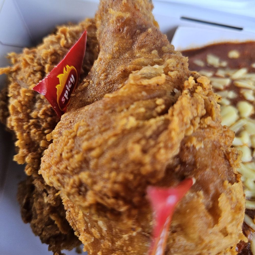 Jollibee - Spicy fried chicken - Chicken Shop Near Me - Alhambra, California Jollibee - Spicy fried chicken - Chicken Shop Near Me - Alhambra, California