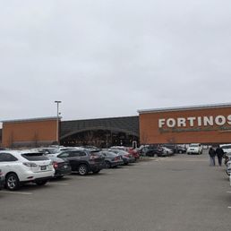 Exterior outside entrance of Oakville - Fortinos Exterior outside entrance of Oakville - Fortinos