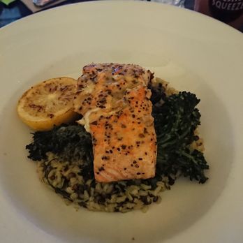 Moxies - Salmon - Canadian (New) Near Me - Toronto, Ontario