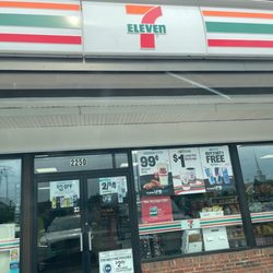 7-Eleven - Front Entrance