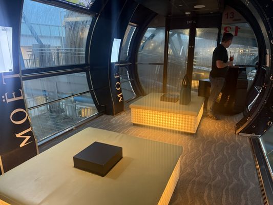 Singapore Flyer by null