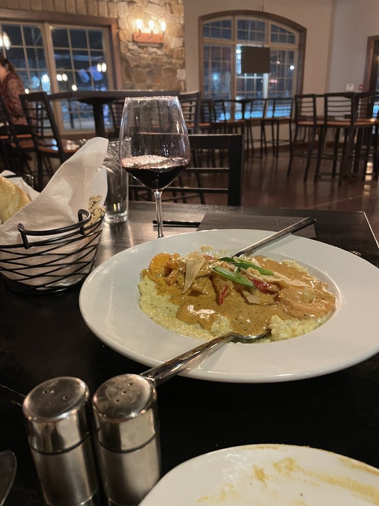 Social spots from Red, Wine & Brew - Mentor