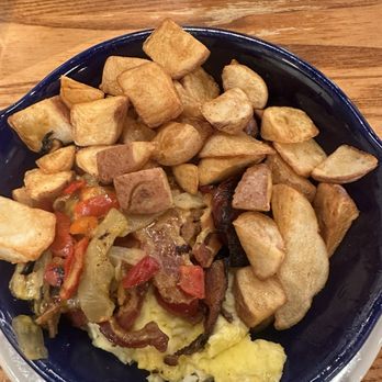 Cracker Barrel Old Country Store - American Near Me - Independence, Missouri