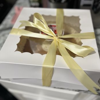 Cynthia's Keto Cheesecakes - Pumpkin cheesecake with a bow - Desserts Near Me Cynthia's Keto Cheesecakes - Pumpkin cheesecake with a bow - Desserts Near Me