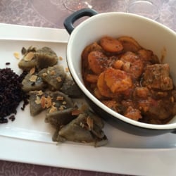Le Boudoir - Cocotte d'agneau aux abricots, riz rouge et artichauts. Mariage délicieux !