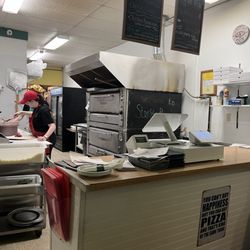 Starlite Pizza - Super cool open kitchen