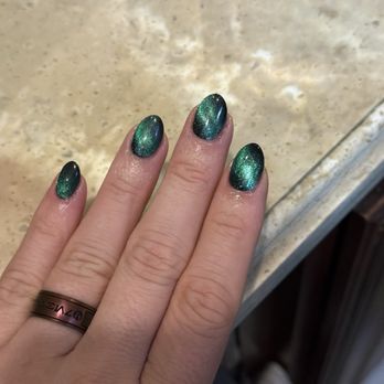 Paris Nails and Spa - Christmas green cat eye!! The lighting never does it enough justice. - Nail Salons Near Me - Clermont, Florida
