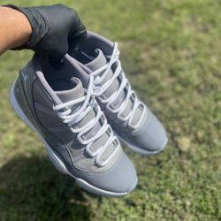 Prestine Sneaker Wash - 11s are by far the most popular pair
for restoration services.
Bring your 11s, DM US to restore them.