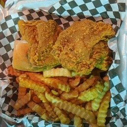 2pc with fries and a roll. 2pc with fries and a roll.
