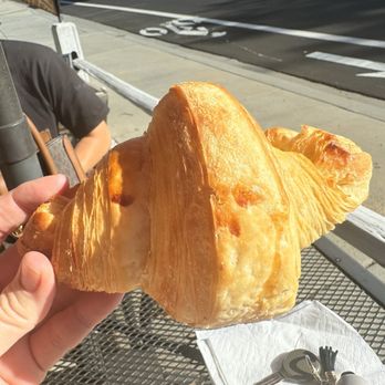 CroBean - $4 croissant - Coffee & Tea Near Me - Alpine, California