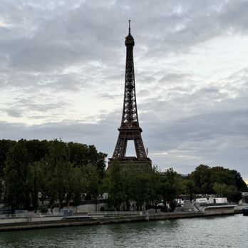 Eiffel Tower, Paris France - Landmarks & Historical Buildings Near Me - Paris Eiffel Tower, Paris France - Landmarks & Historical Buildings Near Me - Paris