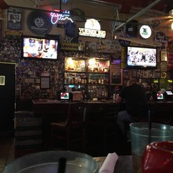 Locos Grill & Pub - Locos pub, great place for lunch.