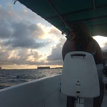 Mike Boat Driver - He let us sit behind the wheel - Transportation Near Me - Cancún, ROO