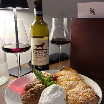 Roseland's Atlas - Meatballs & Garlic Bread - Italian Near Me - Buffalo, New York
