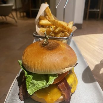 Blue Star Lounge - Cheese-Burger with fries - Lounges Near Me - Palm Desert, California