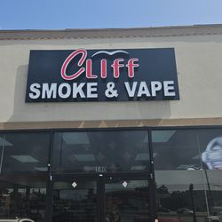 Cliff Smoke and Vape