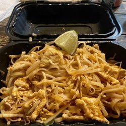 Basil Thai - Chicken Pad Thai Dinner N-1