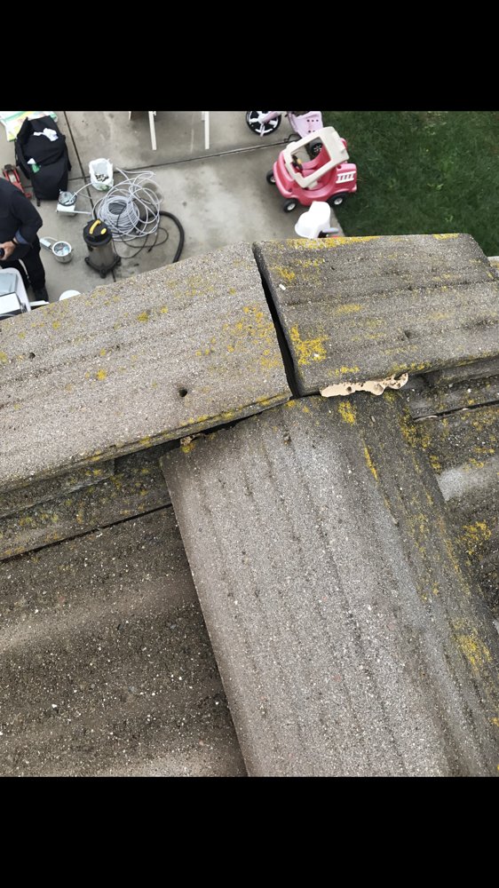 Slide of Alvaro's Roofing