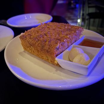 Dimitriou's Jazz Alley - Cornbread , butter and honey! - Jazz & Blues Near Me - Seattle, Washington Dimitriou's Jazz Alley - Cornbread , butter and honey! - Jazz & Blues Near Me - Seattle, Washington