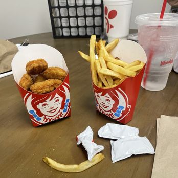 Wendy's - Burgers Near Me - Peachtree City, Georgia Wendy's - Burgers Near Me - Peachtree City, Georgia