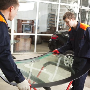 Necomitt Auto Glass - Examine the proper position and deep cleaning. - Auto Glass Services Near Me - Dallas, Texas Necomitt Auto Glass - Examine the proper position and deep cleaning. - Auto Glass Services Near Me - Dallas, Texas