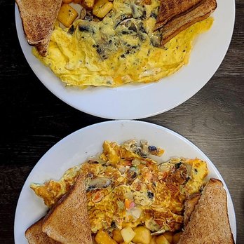 Broadway Bar & Grill - 3 way omelette - Sports Bars Near Me - Ottawa, Ontario Broadway Bar & Grill - 3 way omelette - Sports Bars Near Me - Ottawa, Ontario