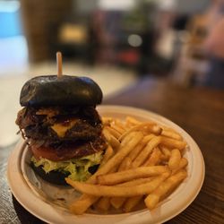 Fire 150 Grill & Fry - The pitmaster burger