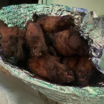 Flanigan's - Surfside - Medium wings - American Near Me - Surfside, Florida