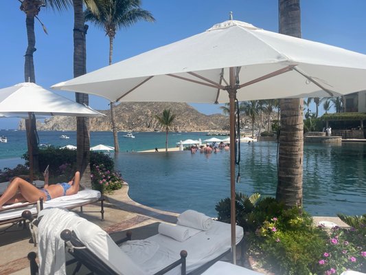 Hacienda Beach Club & Residences by null