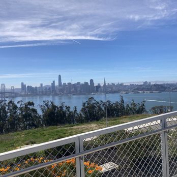 Panorama Park - View to the West. Even better views are above you, at Signal Point Park. - Parks Near Me Panorama Park - View to the West. Even better views are above you, at Signal Point Park. - Parks Near Me