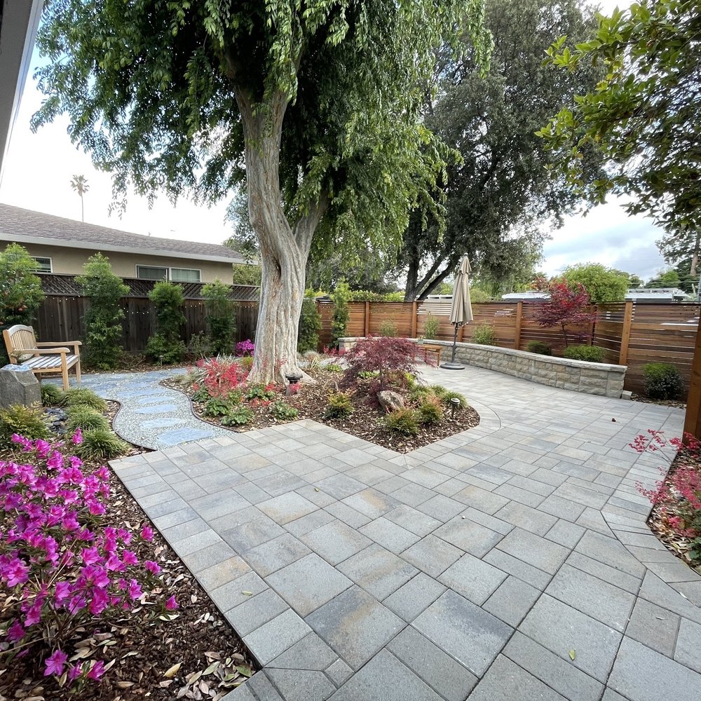 Landscape Therapist - a patio with a tree and flowers - Landscaping Near Me - Los Altos , California Landscape Therapist - a patio with a tree and flowers - Landscaping Near Me - Los Altos , California