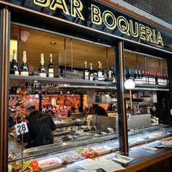 Mercat La Boqueria - Bar inside