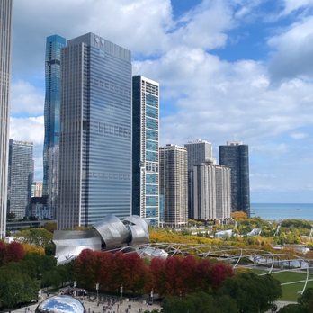 Cindy's Rooftop - Great views! - New American Near Me - Chicago, Illinois