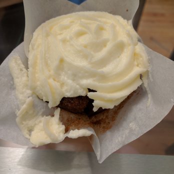 Funny Face Bakery - Carrot cake cupcake, very good! - Cupcakes Near Me - New York, New York