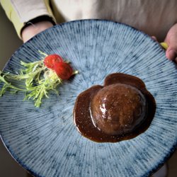 "THE BEST STUNTMAN" stake mushroom, house special fresh pepper sauce