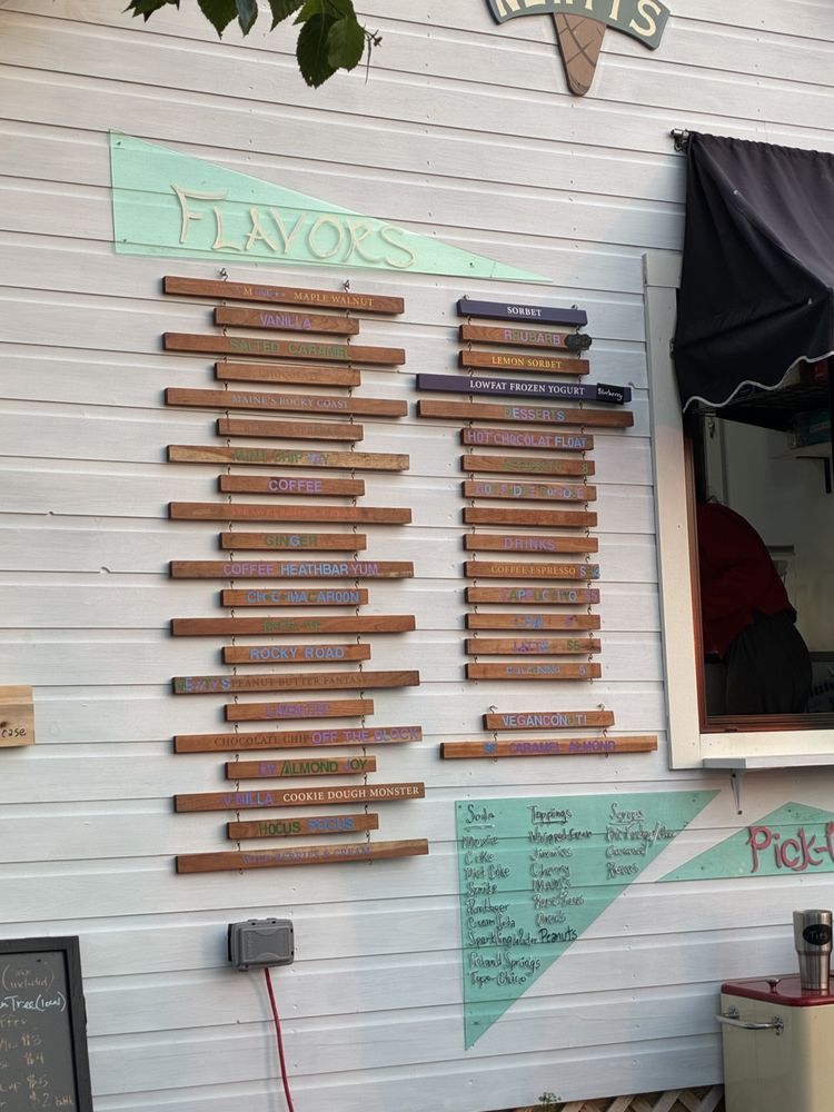 Newty’s Shack By The Railroad Track Logo