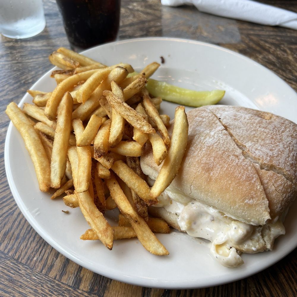 Mac and cheese sandwich with no bacon Mac and cheese sandwich with no bacon