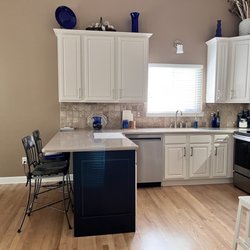 All Pointes Cabinet Refinishing - View of finished kitchen