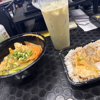 ZEN Noodle Bar - Thick red curry. Soggy white rice. And matcha that looks more like diarrhea. ramen and frozen Korean boneless that just threw sauce on top. - Vietnamese Near Me - TEMPLE TERR, Florida ZEN Noodle Bar - Thick red curry. Soggy white rice. And matcha that looks more like diarrhea. ramen and frozen Korean boneless that just threw sauce on top. - Vietnamese Near Me - TEMPLE TERR, Florida