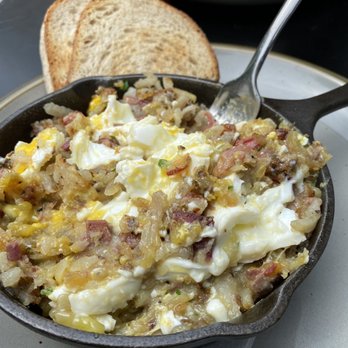Alyce - Corned Beef Hash with poached eggs - Cafes Near Me - Jersey City, New Jersey Alyce - Corned Beef Hash with poached eggs - Cafes Near Me - Jersey City, New Jersey