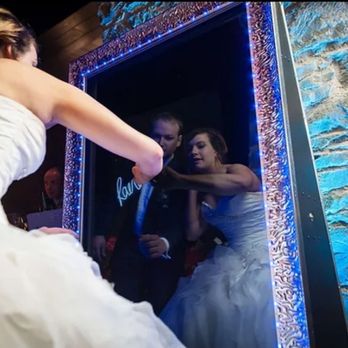 Dj Headrush - MIRROR BOOTH - DJs Near Me - Philadelphia, Pennsylvania