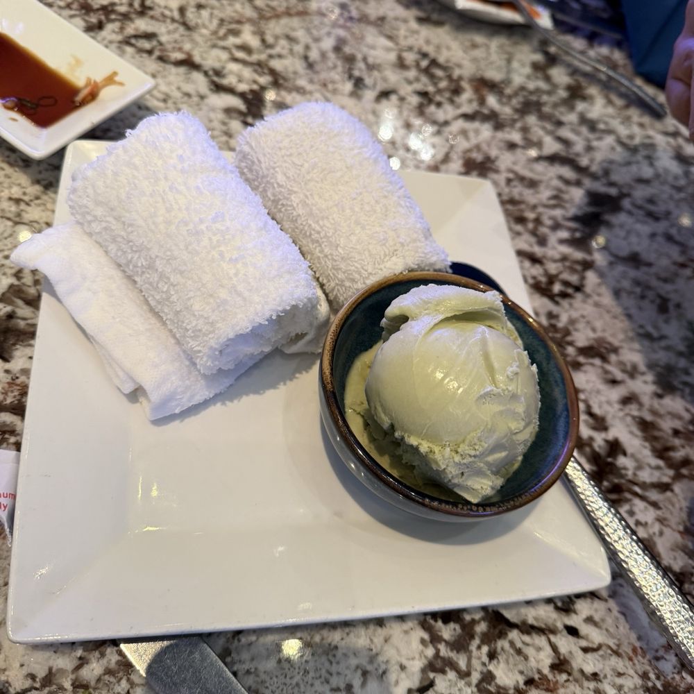 Oceano - Green tea gelato - this, I don't recommend. It had a very sweet and artificial taste to it with almost no matcha flavor. - Seafood Near Me - Reno, Nevada Oceano - Green tea gelato - this, I don't recommend. It had a very sweet and artificial taste to it with almost no matcha flavor. - Seafood Near Me - Reno, Nevada