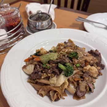 Sara Thai Kitchen - 24. Pad See Ew - Thai Near Me - Salt Lake City, Utah Sara Thai Kitchen - 24. Pad See Ew - Thai Near Me - Salt Lake City, Utah