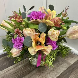 The Ladybugs Garden - Blooms in season Designers choice