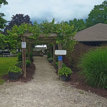 Lindwedel Winery - Wine Tasting Room Near Me - Branson, Missouri